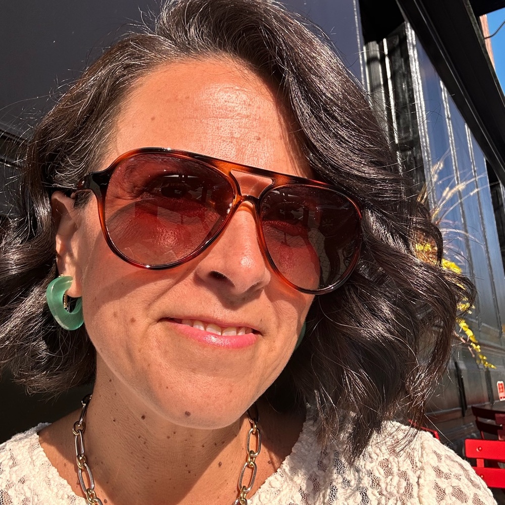 Meet your Posher, Dana